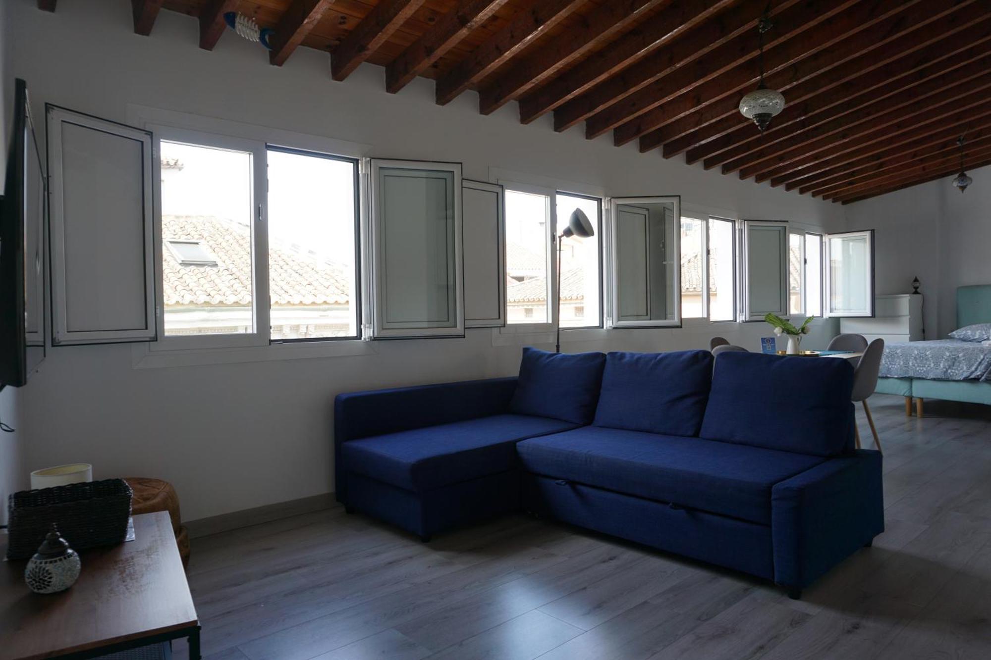 Apartamentos Mediterranea Centro Малага Экстерьер фото