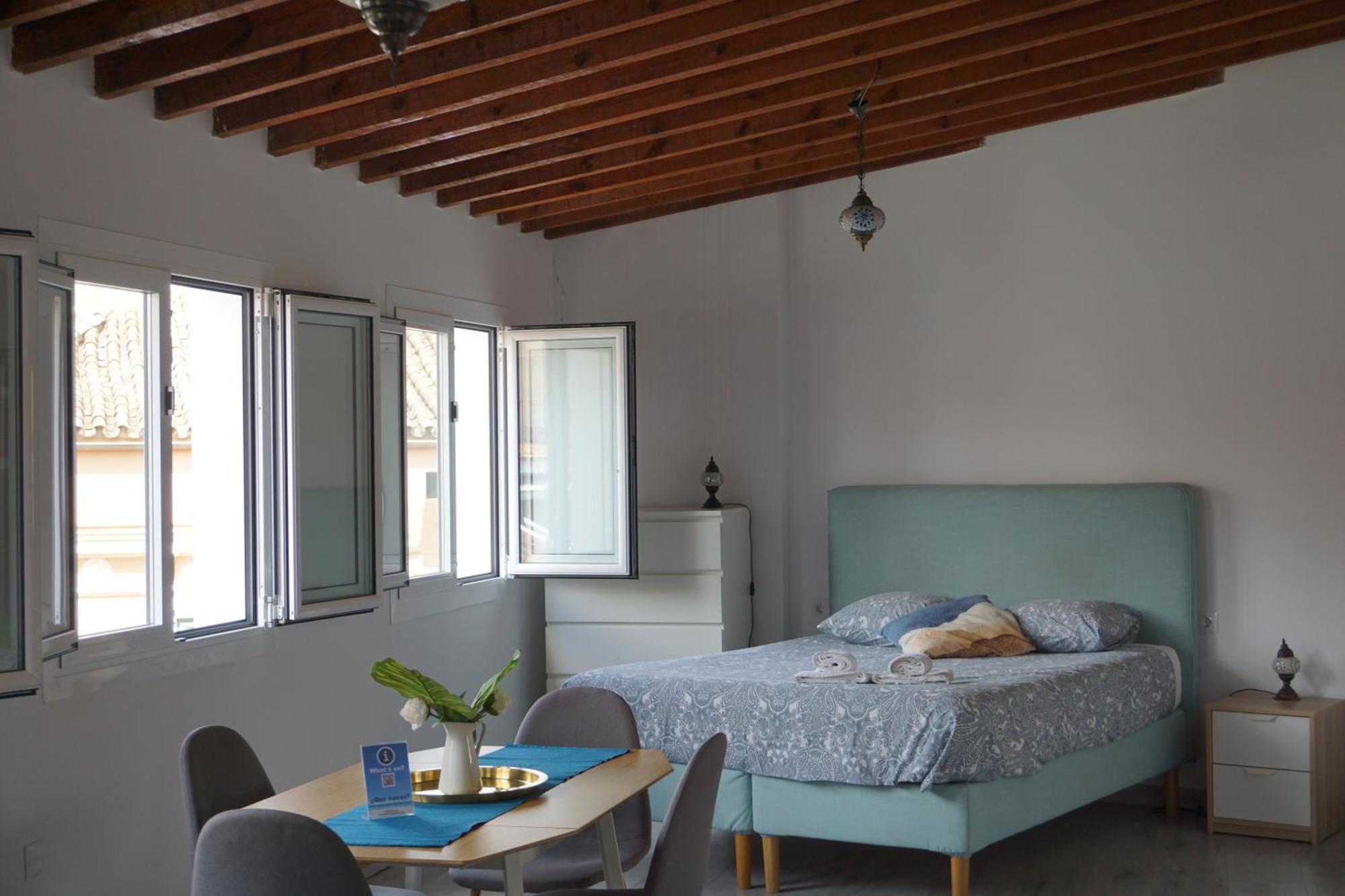 Apartamentos Mediterranea Centro Малага Экстерьер фото