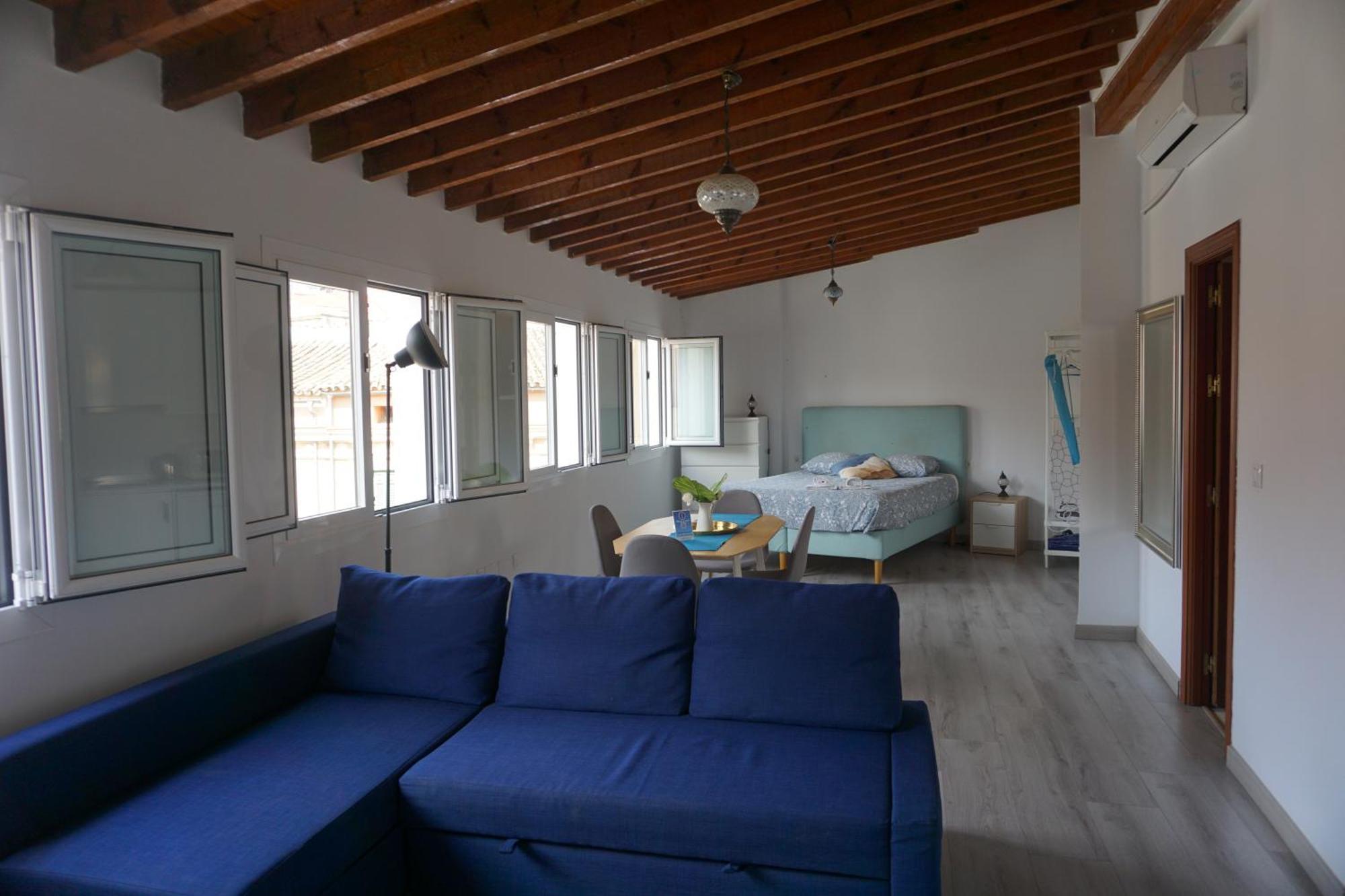 Apartamentos Mediterranea Centro Малага Экстерьер фото